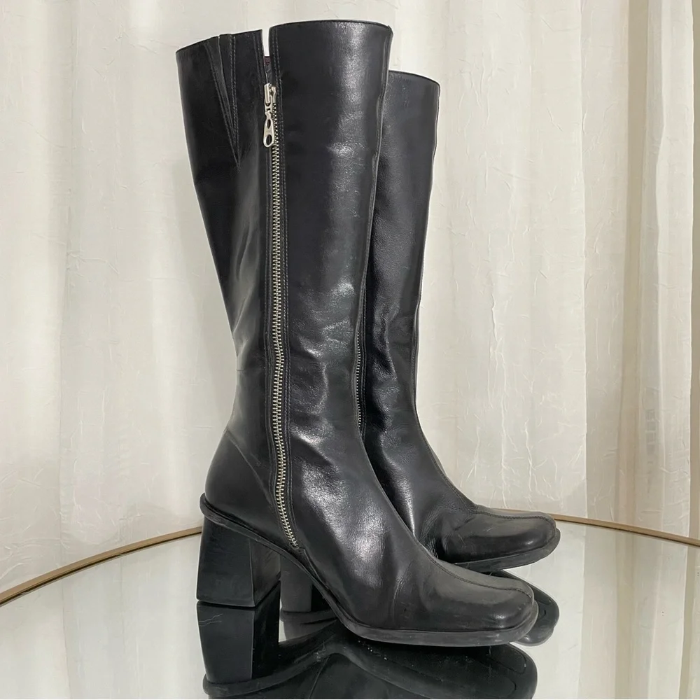 Vintage Black Heeled Boots - Picture 1 of 10